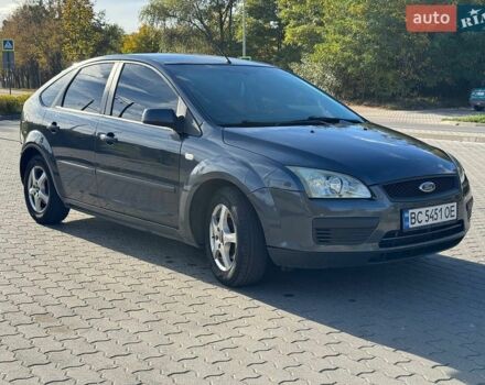 Серый Форд Фокус, объемом двигателя 1.6 л и пробегом 207 тыс. км за 3900 $, фото 1 на Automoto.ua