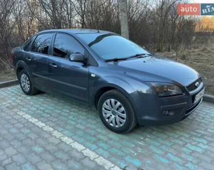 Серый Форд Фокус, объемом двигателя 1.6 л и пробегом 391 тыс. км за 3400 $, фото 1 на Automoto.ua