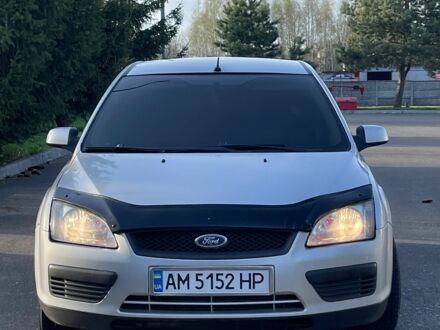 Форд Фокус 2007 в Житомире на Automoto.ua Серый Форд Фокус, объемом двигателя 1.6 л и пробегом 320 тыс. км за 4700 $, фото 1 на Automoto.ua