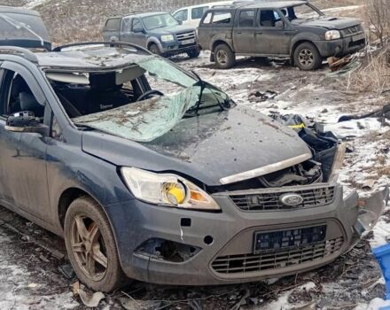 Серый Форд Фокус, объемом двигателя 1.6 л и пробегом 200 тыс. км за 2000 $, фото 1 на Automoto.ua