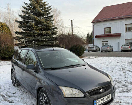 Серый Форд Фокус, объемом двигателя 1.56 л и пробегом 300 тыс. км за 3450 $, фото 1 на Automoto.ua