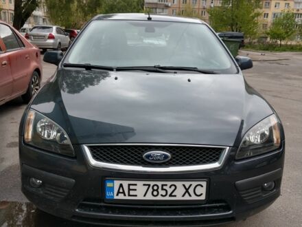 Форд Фокус 2007 в Днепре (Днепропетровске) на Automoto.ua Серый Форд Фокус, объемом двигателя 1.6 л и пробегом 202 тыс. км за 5600 $, фото 1 на Automoto.ua