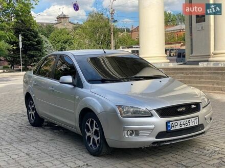 Серый Форд Фокус, объемом двигателя 1.6 л и пробегом 250 тыс. км за 3950 $, фото 1 на Automoto.ua