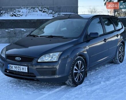 Серый Форд Фокус, объемом двигателя 1.56 л и пробегом 280 тыс. км за 4200 $, фото 1 на Automoto.ua