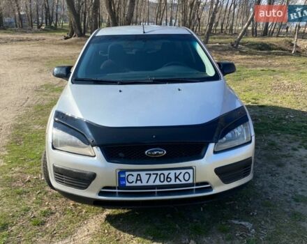 Серый Форд Фокус, объемом двигателя 1.8 л и пробегом 264 тыс. км за 3800 $, фото 1 на Automoto.ua