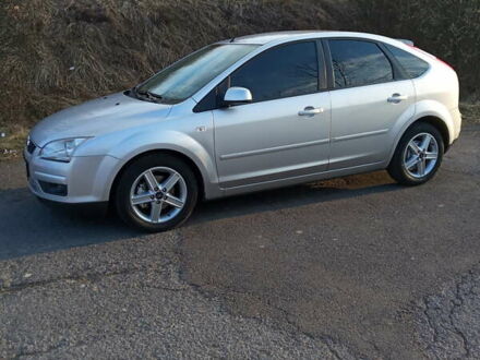 Сірий Форд Фокус, об'ємом двигуна 1.6 л та пробігом 271 тис. км за 5200 $, фото 1 на Automoto.ua