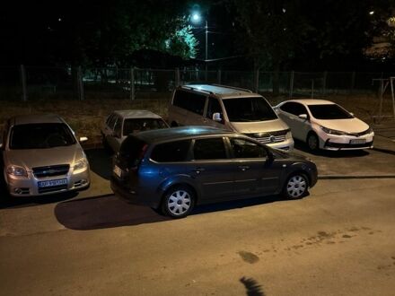 Серый Форд Фокус, объемом двигателя 1.5 л и пробегом 330 тыс. км за 2700 $, фото 1 на Automoto.ua