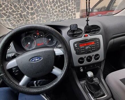 Серый Форд Фокус, объемом двигателя 1.8 л и пробегом 400 тыс. км за 4200 $, фото 1 на Automoto.ua