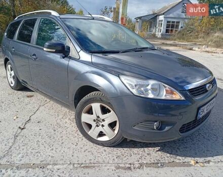 Сірий Форд Фокус, об'ємом двигуна 1.6 л та пробігом 205 тис. км за 6000 $, фото 1 на Automoto.ua