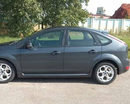 Серый Форд Фокус, объемом двигателя 1.6 л и пробегом 325 тыс. км за 5400 $, фото 1 на Automoto.ua