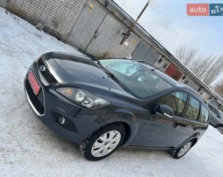 Сірий Форд Фокус, об'ємом двигуна 1.6 л та пробігом 228 тис. км за 5999 $, фото 1 на Automoto.ua