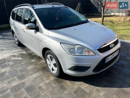 Серый Форд Фокус, объемом двигателя 1.56 л и пробегом 321 тыс. км за 4600 $, фото 1 на Automoto.ua