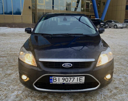Серый Форд Фокус, объемом двигателя 1.6 л и пробегом 131 тыс. км за 5600 $, фото 1 на Automoto.ua