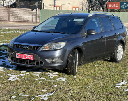 Серый Форд Фокус, объемом двигателя 1.6 л и пробегом 300 тыс. км за 5400 $, фото 1 на Automoto.ua