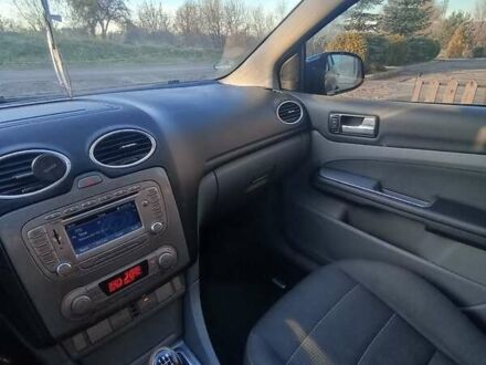 Серый Форд Фокус, объемом двигателя 1.6 л и пробегом 263 тыс. км за 5500 $, фото 1 на Automoto.ua