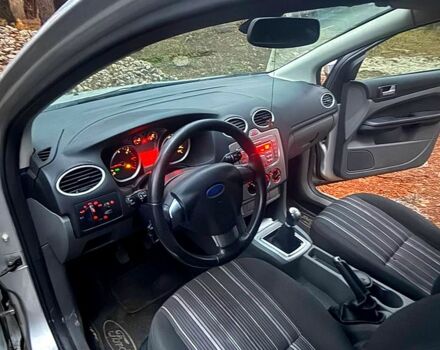 Серый Форд Фокус, объемом двигателя 1.6 л и пробегом 226 тыс. км за 5800 $, фото 1 на Automoto.ua