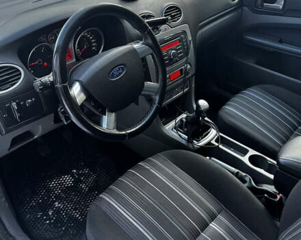 Серый Форд Фокус, объемом двигателя 1.56 л и пробегом 280 тыс. км за 5000 $, фото 1 на Automoto.ua