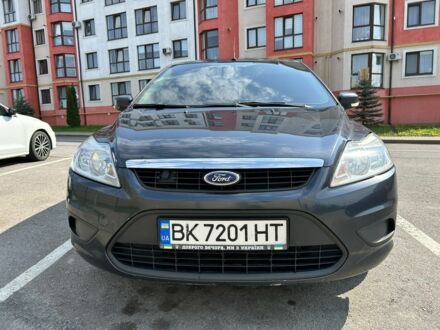 Серый Форд Фокус, объемом двигателя 1.8 л и пробегом 304 тыс. км за 4800 $, фото 1 на Automoto.ua