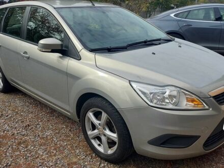 Серый Форд Фокус, объемом двигателя 1.6 л и пробегом 190 тыс. км за 5600 $, фото 1 на Automoto.ua