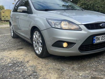 Серый Форд Фокус, объемом двигателя 1.6 л и пробегом 260 тыс. км за 5400 $, фото 1 на Automoto.ua