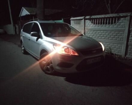 Серый Форд Фокус, объемом двигателя 1.6 л и пробегом 300 тыс. км за 5500 $, фото 1 на Automoto.ua