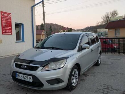 Серый Форд Фокус, объемом двигателя 1.56 л и пробегом 401 тыс. км за 3999 $, фото 1 на Automoto.ua