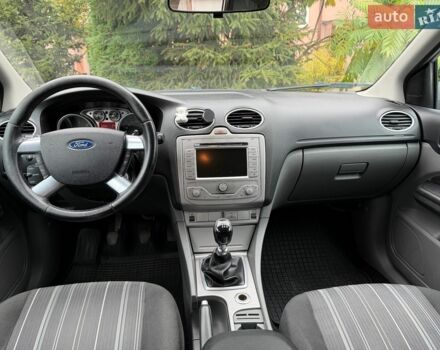 Сірий Форд Фокус, об'ємом двигуна 2 л та пробігом 327 тис. км за 5700 $, фото 1 на Automoto.ua