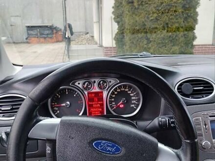 Серый Форд Фокус, объемом двигателя 1.56 л и пробегом 292 тыс. км за 6400 $, фото 1 на Automoto.ua