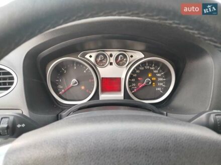 Серый Форд Фокус, объемом двигателя 1.8 л и пробегом 250 тыс. км за 4900 $, фото 1 на Automoto.ua