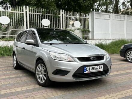 Форд Фокус 2010 у Чернівцях на Automoto.ua Сірий Форд Фокус, об'ємом двигуна 1.6 л та пробігом 310 тис. км за 5600 $, фото 1 на Automoto.ua