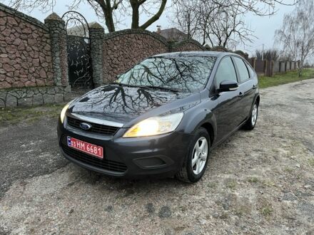Серый Форд Фокус, объемом двигателя 1.6 л и пробегом 150 тыс. км за 5800 $, фото 1 на Automoto.ua