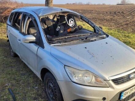 Сірий Форд Фокус, об'ємом двигуна 1.6 л та пробігом 204 тис. км за 1524 $, фото 1 на Automoto.ua