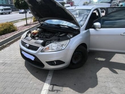 Серый Форд Фокус, объемом двигателя 1.6 л и пробегом 325 тыс. км за 3300 $, фото 1 на Automoto.ua