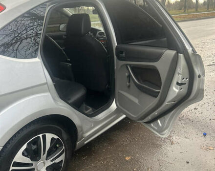 Серый Форд Фокус, объемом двигателя 1.6 л и пробегом 241 тыс. км за 5200 $, фото 1 на Automoto.ua