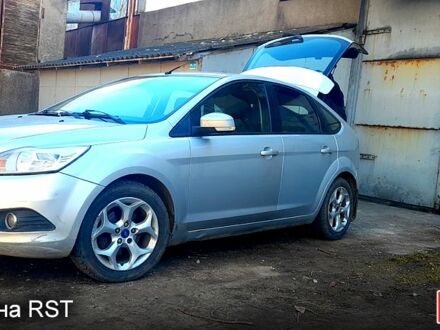 Сірий Форд Фокус, об'ємом двигуна 1.6 л та пробігом 250 тис. км за 4850 $, фото 1 на Automoto.ua