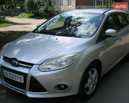 Сірий Форд Фокус, об'ємом двигуна 2 л та пробігом 242 тис. км за 4600 $, фото 1 на Automoto.ua