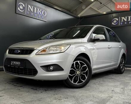 Серый Форд Фокус, объемом двигателя 1.6 л и пробегом 174 тыс. км за 6000 $, фото 1 на Automoto.ua