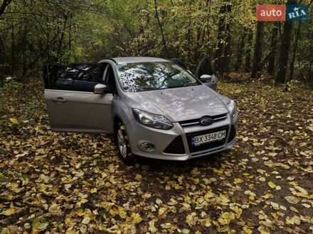 Форд Фокус 2013 у Києві на Automoto.ua Сірий Форд Фокус, об'ємом двигуна 1 л та пробігом 80 тис. км за 7500 $, фото 1 на Automoto.ua