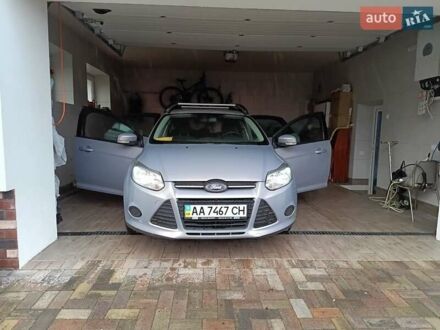 Форд Фокус 2013 в Ирпене на Automoto.ua Серый Форд Фокус, объемом двигателя 1 л и пробегом 156 тыс. км за 8200 $, фото 1 на Automoto.ua
