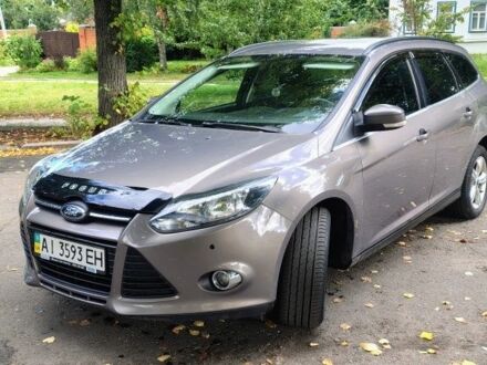 Форд Фокус 2013 в Киеве на Automoto.ua Серый Форд Фокус, объемом двигателя 1 л и пробегом 280 тыс. км за 6500 $, фото 1 на Automoto.ua
