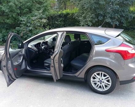 Сірий Форд Фокус, об'ємом двигуна 2 л та пробігом 307 тис. км за 8200 $, фото 1 на Automoto.ua