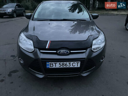 Форд Фокус 2013 в Херсоне на Automoto.ua Серый Форд Фокус, объемом двигателя 2 л и пробегом 180 тыс. км за 7200 $, фото 1 на Automoto.ua