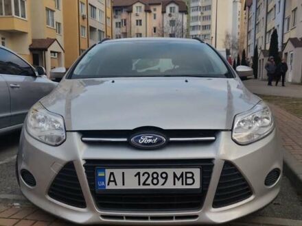 Форд Фокус 2013 у Києві на Automoto.ua Сірий Форд Фокус, об'ємом двигуна 1 л та пробігом 182 тис. км за 6200 $, фото 1 на Automoto.ua