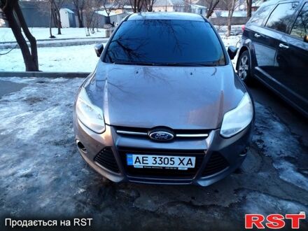 Форд Фокус 2014 в Днепре (Днепропетровске) на Automoto.ua Серый Форд Фокус, объемом двигателя 1 л и пробегом 180 тыс. км за 7000 $, фото 1 на Automoto.ua