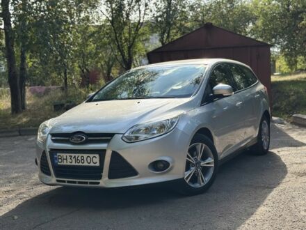 Форд Фокус 2014 в Смеле на Automoto.ua Серый Форд Фокус, объемом двигателя 1.6 л и пробегом 250 тыс. км за 7400 $, фото 1 на Automoto.ua