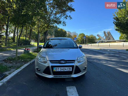 Форд Фокус 2014 в Киеве на Automoto.ua Серый Форд Фокус, объемом двигателя 1.6 л и пробегом 333 тыс. км за 6502 $, фото 1 на Automoto.ua
