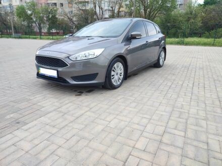 Форд Фокус 2015 в Броварах на Automoto.ua Серый Форд Фокус, объемом двигателя 1 л и пробегом 38 тыс. км за 9500 $, фото 1 на Automoto.ua