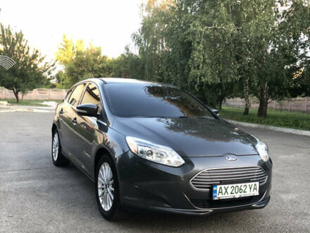 Форд Фокус 2015 в Чугуеве на Automoto.ua Серый Форд Фокус, объемом двигателя 0 л и пробегом 137 тыс. км за 7350 $, фото 1 на Automoto.ua
