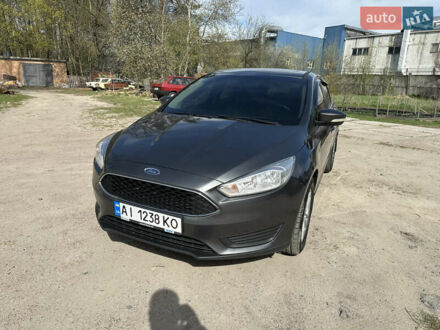 Форд Фокус 2015 в Киеве на Automoto.ua Серый Форд Фокус, объемом двигателя 2 л и пробегом 195 тыс. км за 8700 $, фото 1 на Automoto.ua
