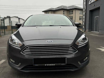 Серый Форд Фокус, объемом двигателя 2 л и пробегом 159 тыс. км за 10500 $, фото 1 на Automoto.ua